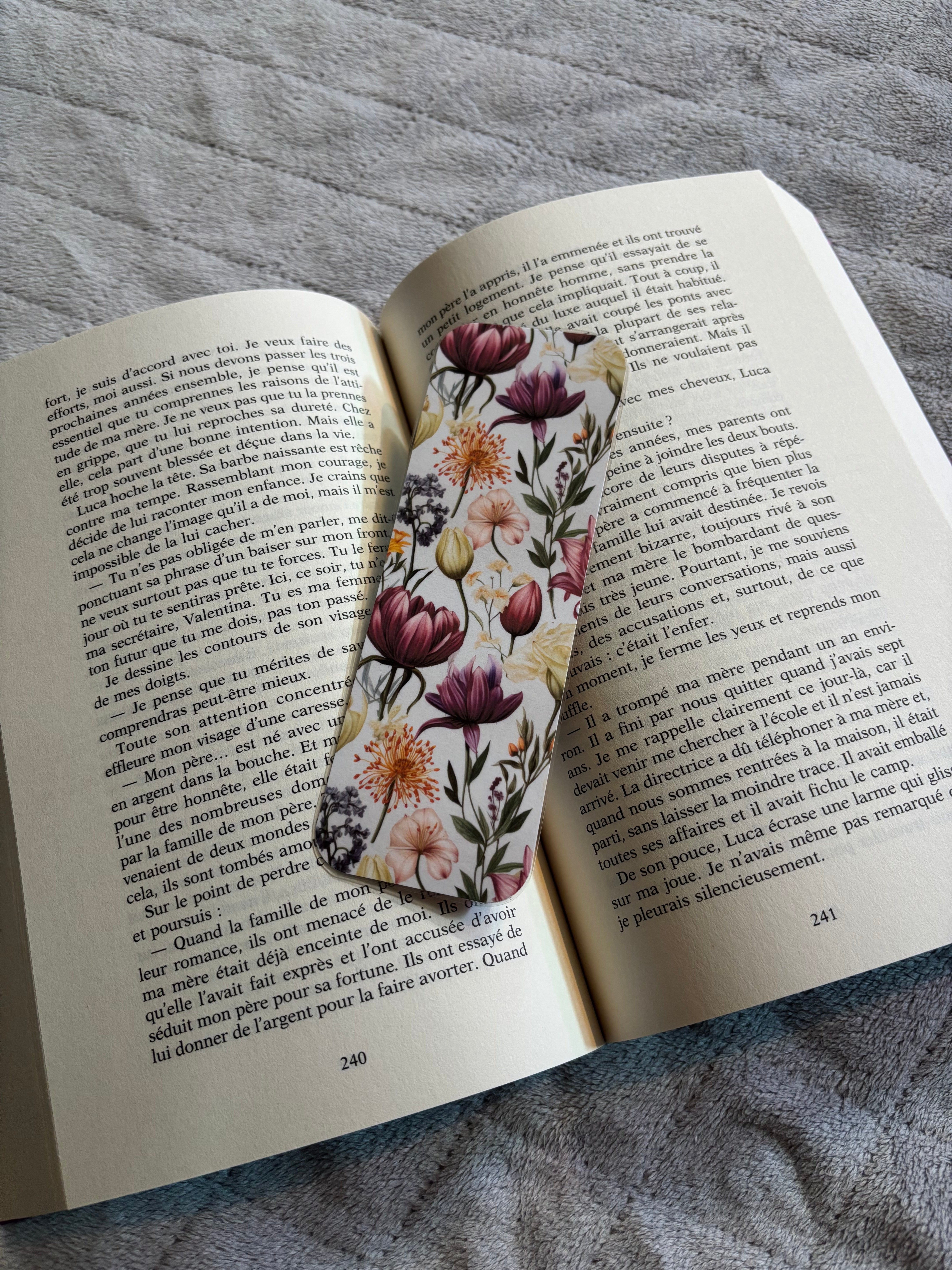 Marque-page petites fleurs mauve
