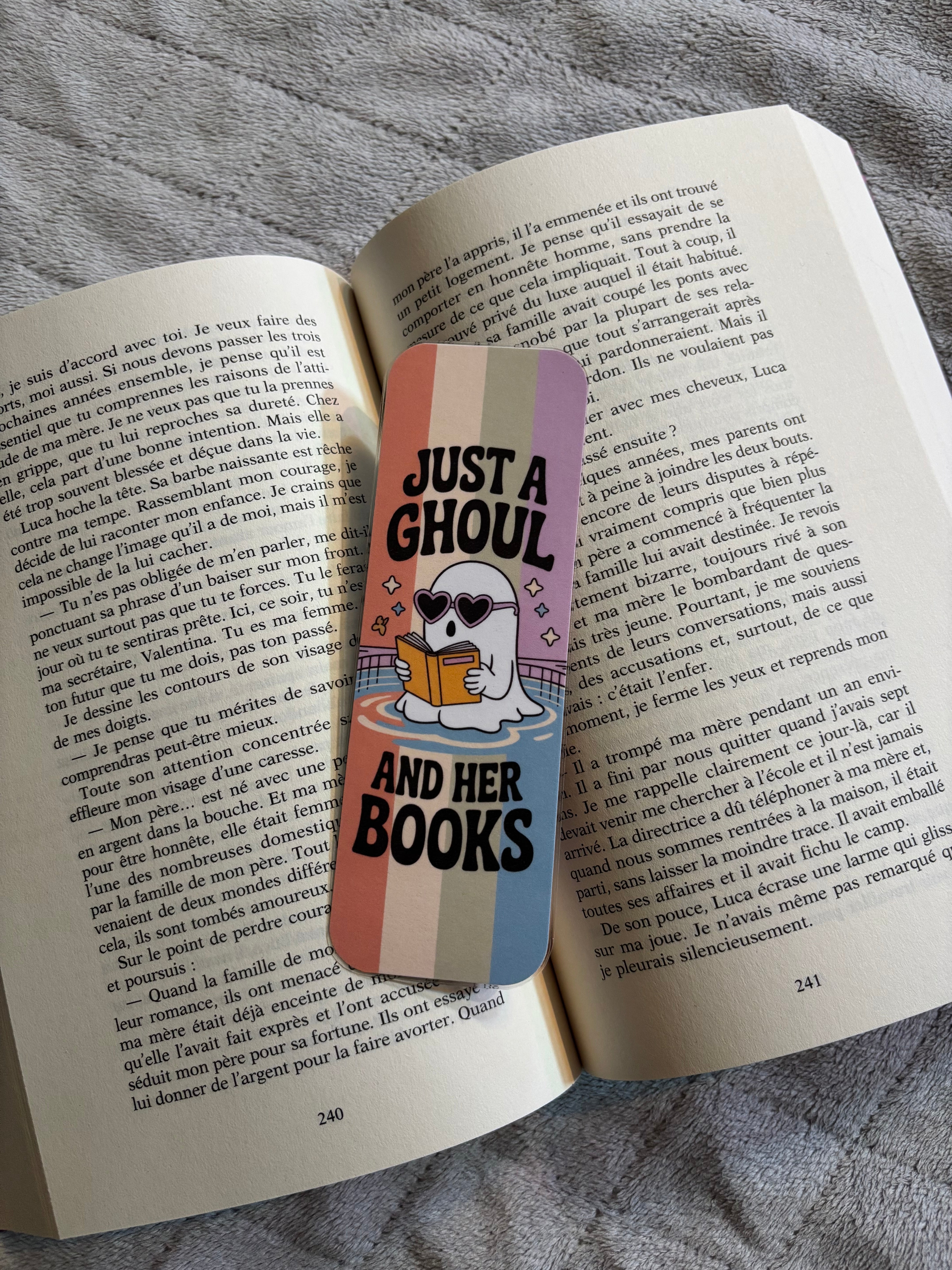 Marque-page Just a ghoul and her books